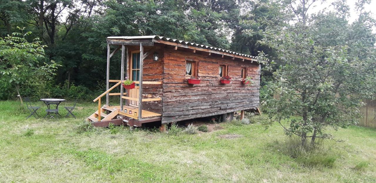 Charmante Roulotte Atypique Jaujac Exterior foto